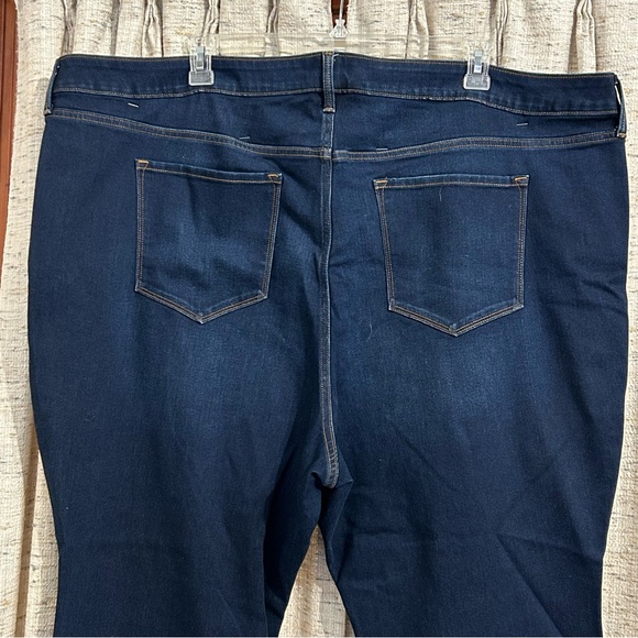 Old Navy Power Slim Straight, Mid-Rise Jeans - 28 Plus Short - Picture 9 of 10